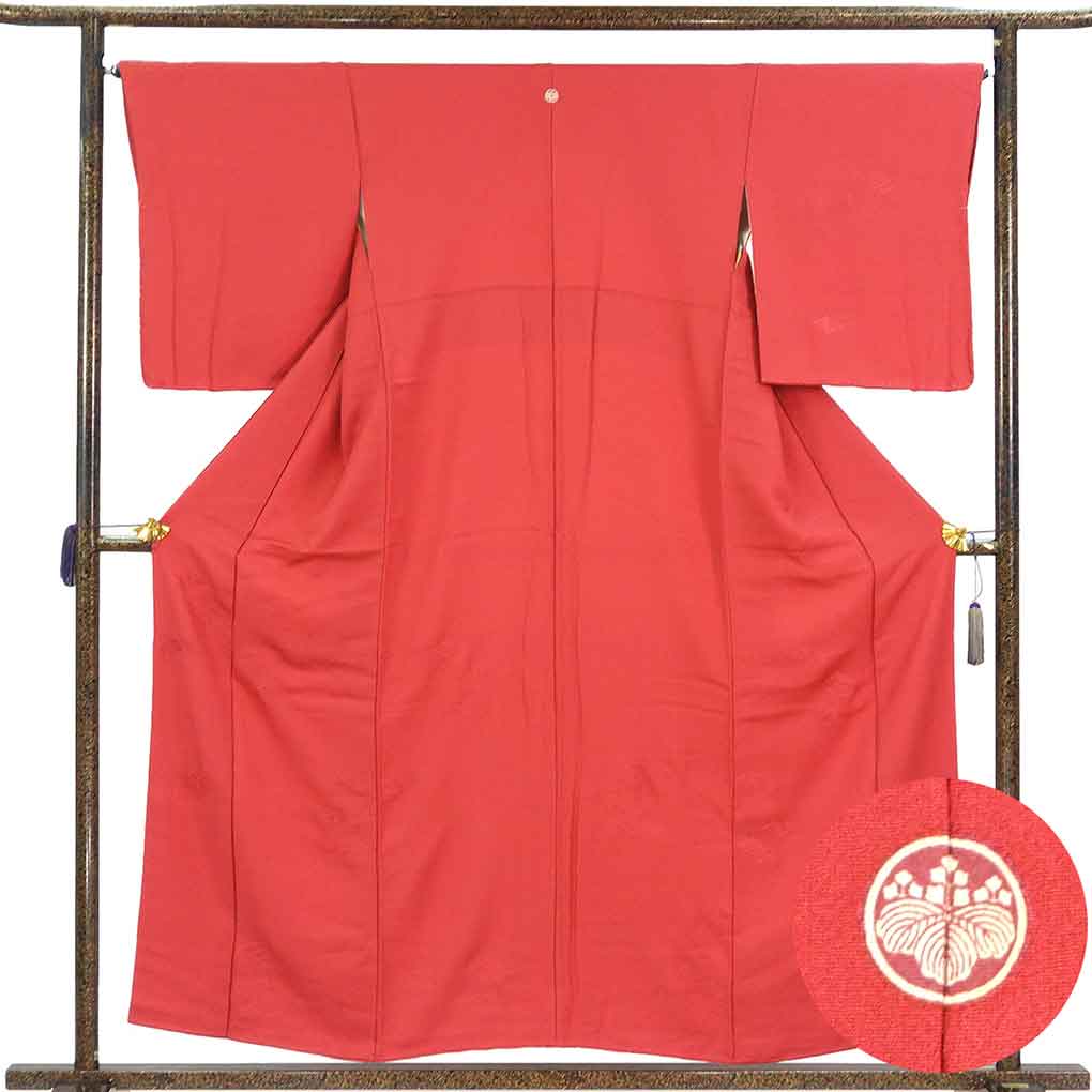 色無地 リサイクル着物 身丈157cm 裄67cm 前幅23cm 後幅28cm 袖丈52cm 袖幅34cm レディース 袷 菱形 裄長 裄Lサイズ 秋冬春用 正絹（シルク）レッド 未使用品 リメイク リユース【ランクS】