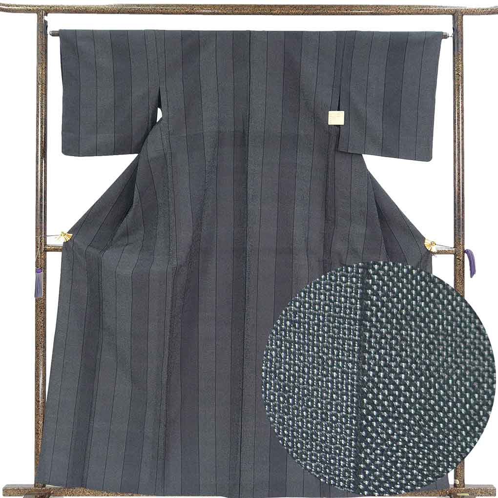 紬 リサイクル着物 身丈162cm 裄64.5cm 前幅27cm 後幅31cm 袖丈45cm 袖幅32cm レディース 単衣 絣模様 裄Mサイズ 初夏・初秋用 正絹（シルク）ブラック 美品 リメイク リユース【ランクA】