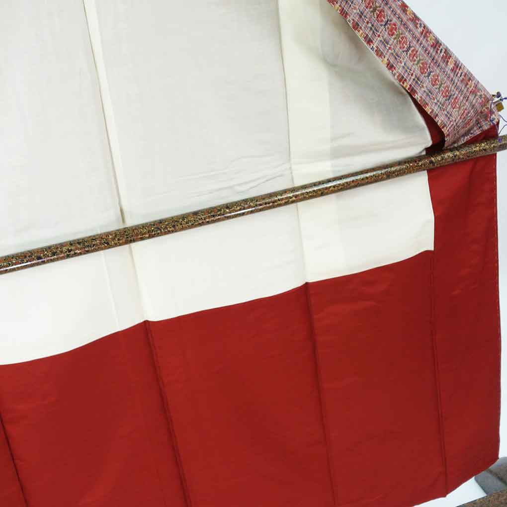 紬 リサイクル着物 身丈155cm 裄62cm 前幅22.5cm 後幅28.5cm 袖丈45cm 袖幅32cm レディース 袷 連続模様 裄Sサイズ 秋冬春用 正絹（シルク）レッド 美品 リメイク リユース【ランクA】
