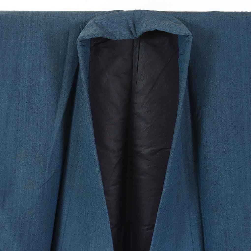 リサイクル 男物アンサンブル 羽織丈85cm 身丈137cm 裄71cm 前幅26cm 後幅30.5cm 袖丈49cm 袖幅37cm メンズ 袷 無地 裄長 裄LLサイズ 秋冬春用 正絹（シルク）紺地 やや難 リサイクル リメイク リユース【ランクB】