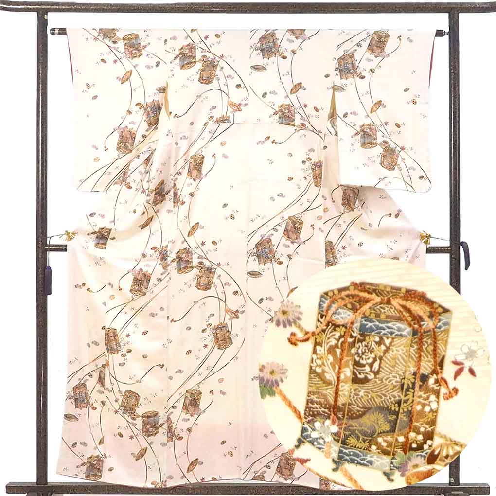 小紋 リサイクル着物 身丈159cm 裄63cm 前幅22.5cm 後幅27cm 袖丈56cm 袖幅32cm レディース 袷 貝桶 裄Mサイズ 秋冬春用 正絹（シルク）ホワイト 未使用品 リメイク リユース【ランクS】