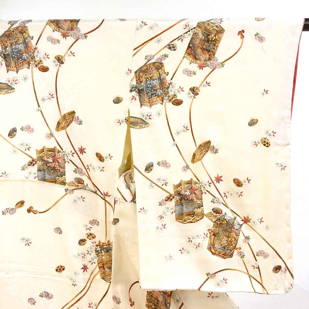 小紋 リサイクル着物 身丈159cm 裄63cm 前幅22.5cm 後幅27cm 袖丈56cm 袖幅32cm レディース 袷 貝桶 裄Mサイズ 秋冬春用 正絹（シルク）ホワイト 未使用品 リメイク リユース【ランクS】