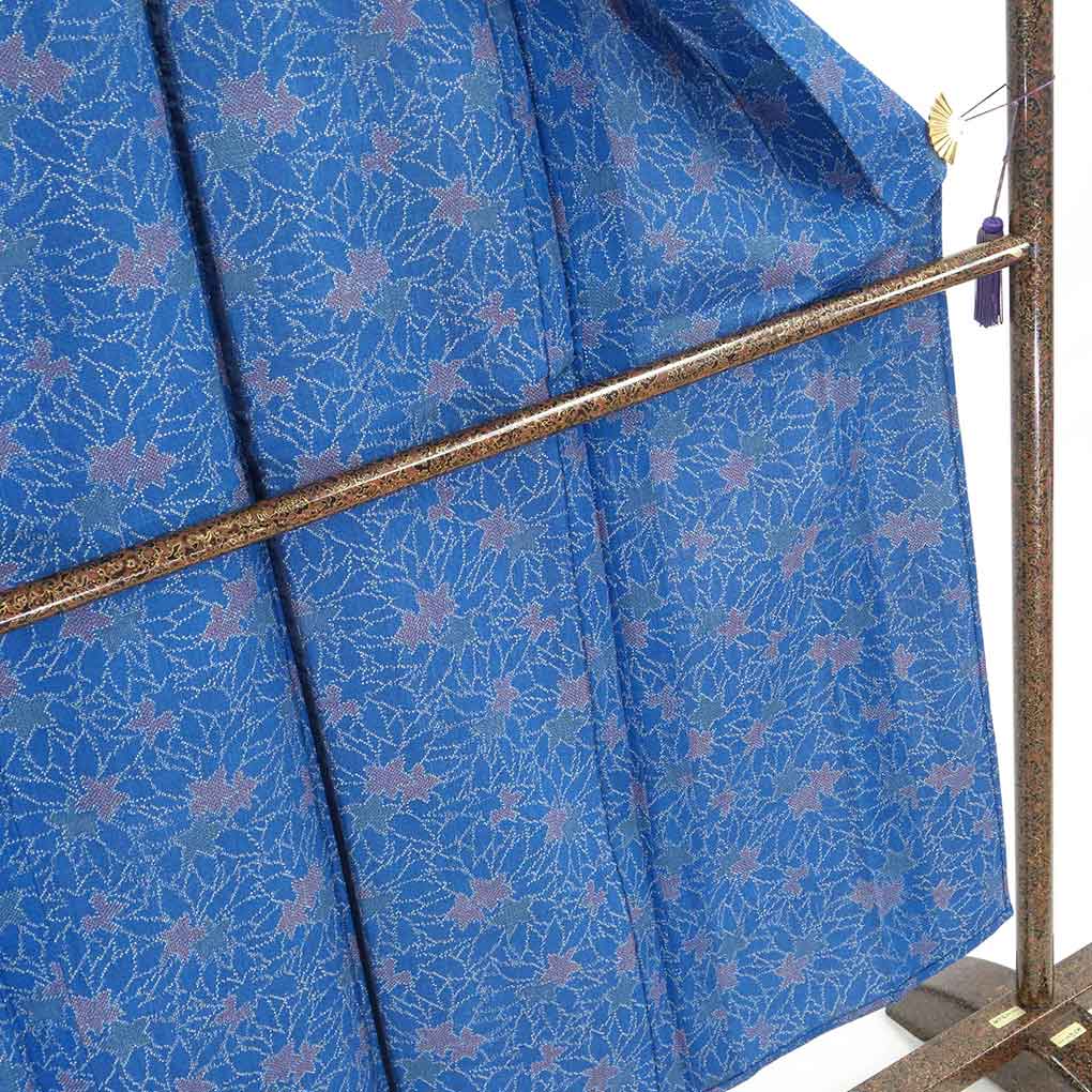 リサイクル 紬 着物 身丈153cm 裄63cm 前幅23cm 後幅29cm 袖丈51cm 袖幅32.5cm レディース 単衣 花柄 裄Mサイズ 初夏・初秋用 正絹（シルク）ブルー地 美品 リサイクル リメイク リユース【ランクA】