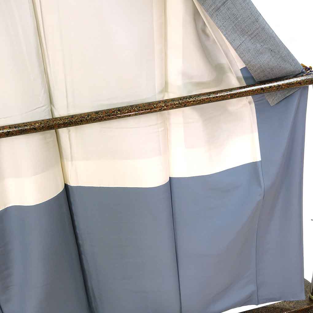 紬 リサイクル着物 身丈160cm 裄65cm 前幅26cm 後幅30cm 袖丈49cm 袖幅32cm レディース 袷 ぼかし 裄Mサイズ 秋冬春用 正絹（シルク）グレー 美品 リメイク リユース【ランクA】