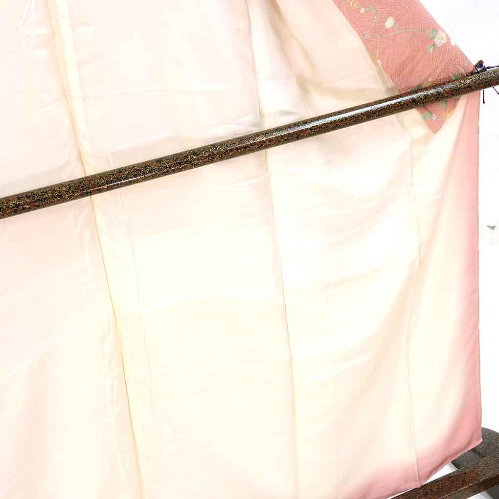 小紋 リサイクル着物 身丈159cm 裄64cm 前幅25cm 後幅28cm 袖丈53cm 袖幅32cm レディース 袷 梅柄 裄Mサイズ 秋冬春用 正絹(シルク)ピンク やや難 リメイク リユース【ランクB】