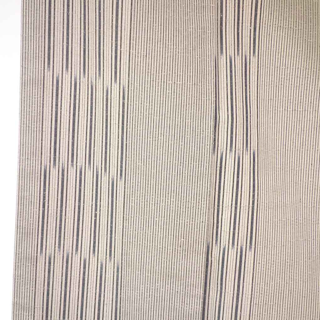 紬 リサイクル着物 身丈163cm 裄69cm 前幅23cm 後幅29cm 袖丈49cm 袖幅34cm レディース 袷 縦縞 裄長 裄L-LLサイズ 秋冬春用 正絹(シルク)グレー 未使用品 リメイク リユース【ランクS】