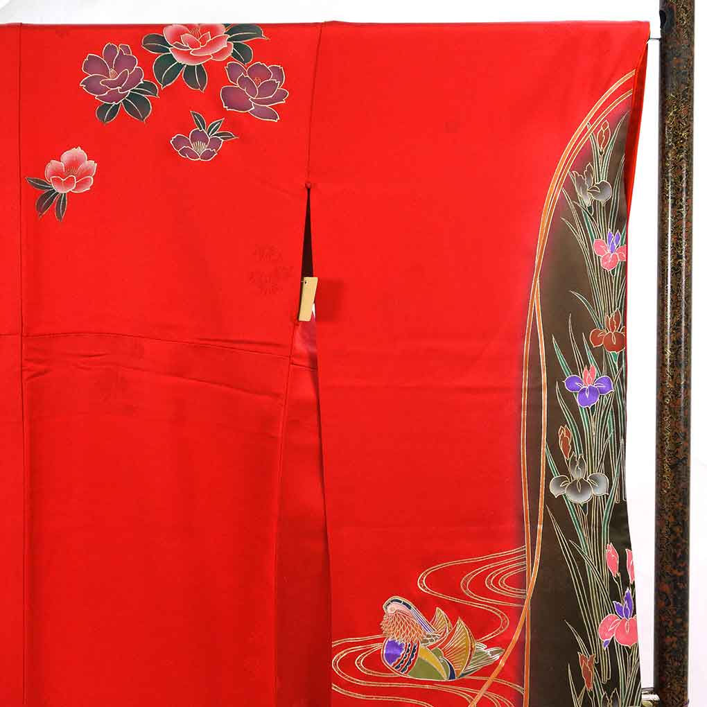 振袖 リサイクル着物 身丈162cm 裄66cm 前幅24cm 後幅30cm 袖丈110cm 袖幅35cm レディース 袷 花柄 裄長 裄M-Lサイズ 秋冬春用 正絹(シルク)レッド 美品 リメイク リユース【ランクA】