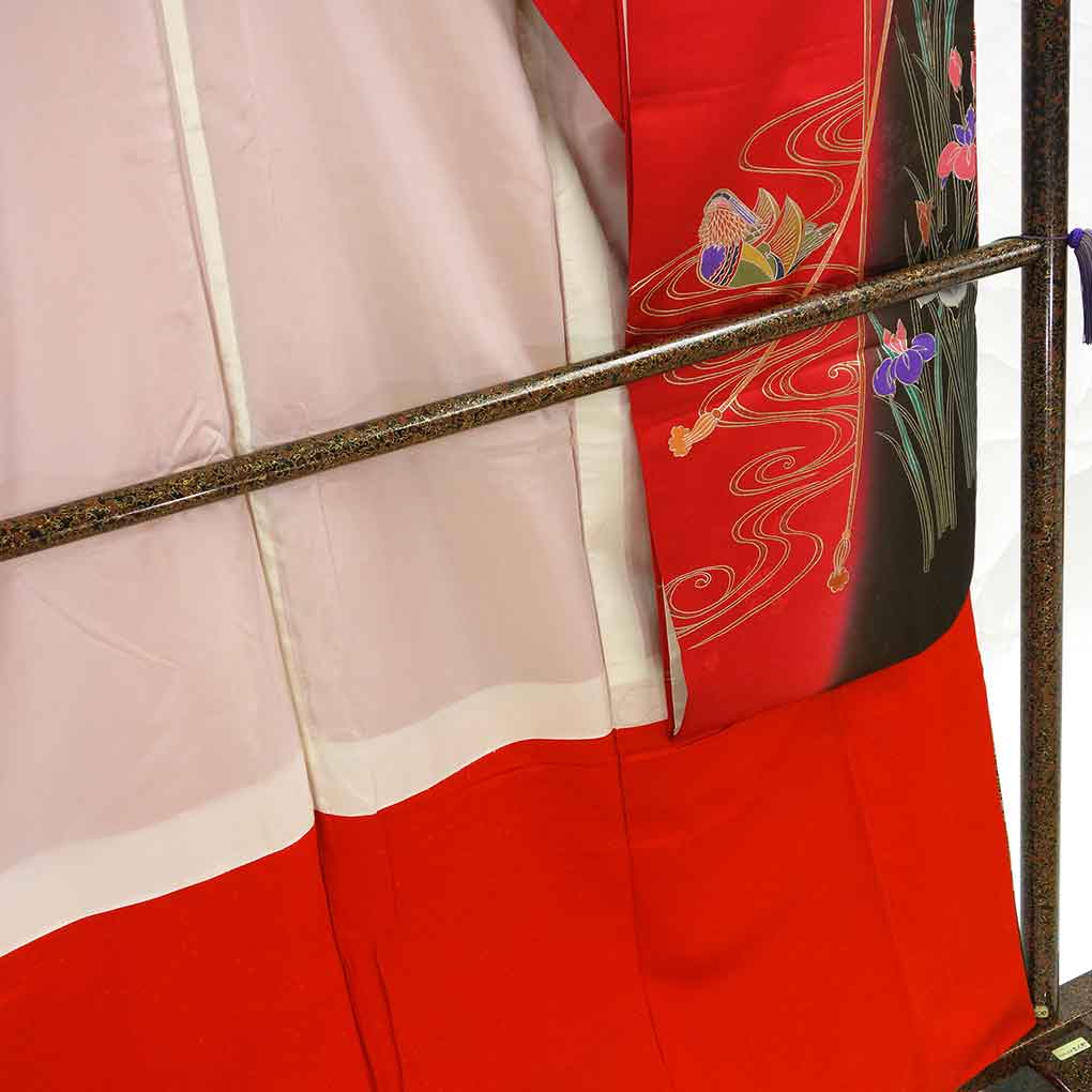 振袖 リサイクル着物 身丈162cm 裄66cm 前幅24cm 後幅30cm 袖丈110cm 袖幅35cm レディース 袷 花柄 裄長 裄M-Lサイズ 秋冬春用 正絹(シルク)レッド 美品 リメイク リユース【ランクA】