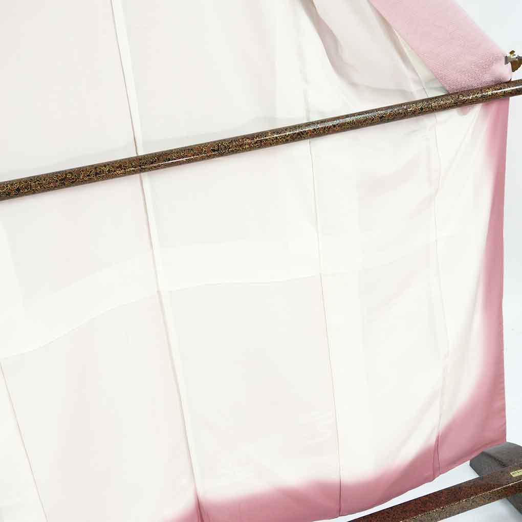 訪問着 リサイクル着物 身丈158cm 裄65cm 前幅23cm 後幅28.5cm 袖丈53cm 袖幅33cm レディース 袷 絞り 裄Mサイズ 秋冬春用 正絹（シルク）ピンク やや難 リメイク リユース【ランクB】