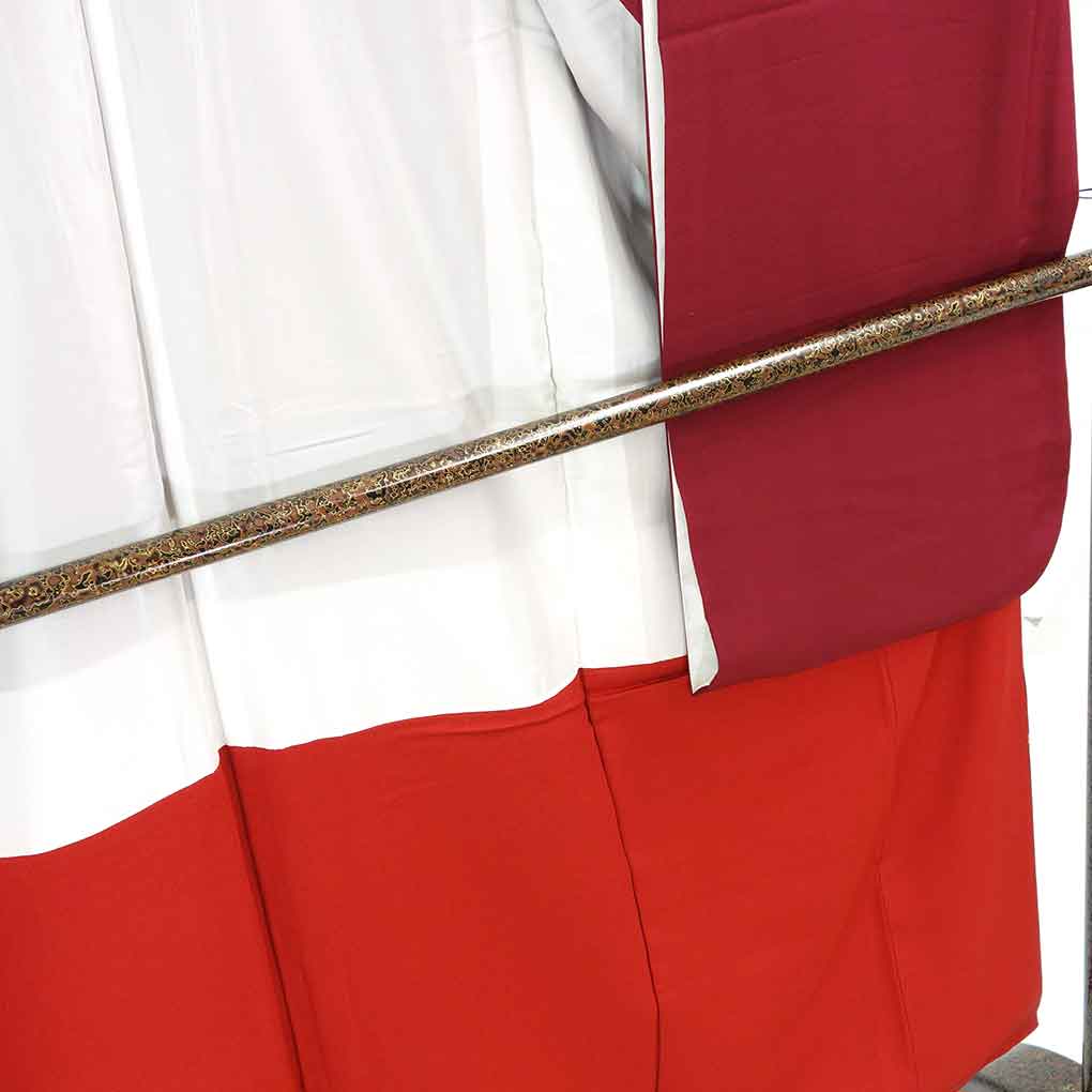 振袖 リサイクル着物 身丈154cm 裄67cm 前幅24cm 後幅29.5cm 袖丈100cm 袖幅34cm レディース 袷 蝶柄 裄長 裄Lサイズ 秋冬春用 正絹(シルク)レッド 美品 リメイク リユース【ランクA】