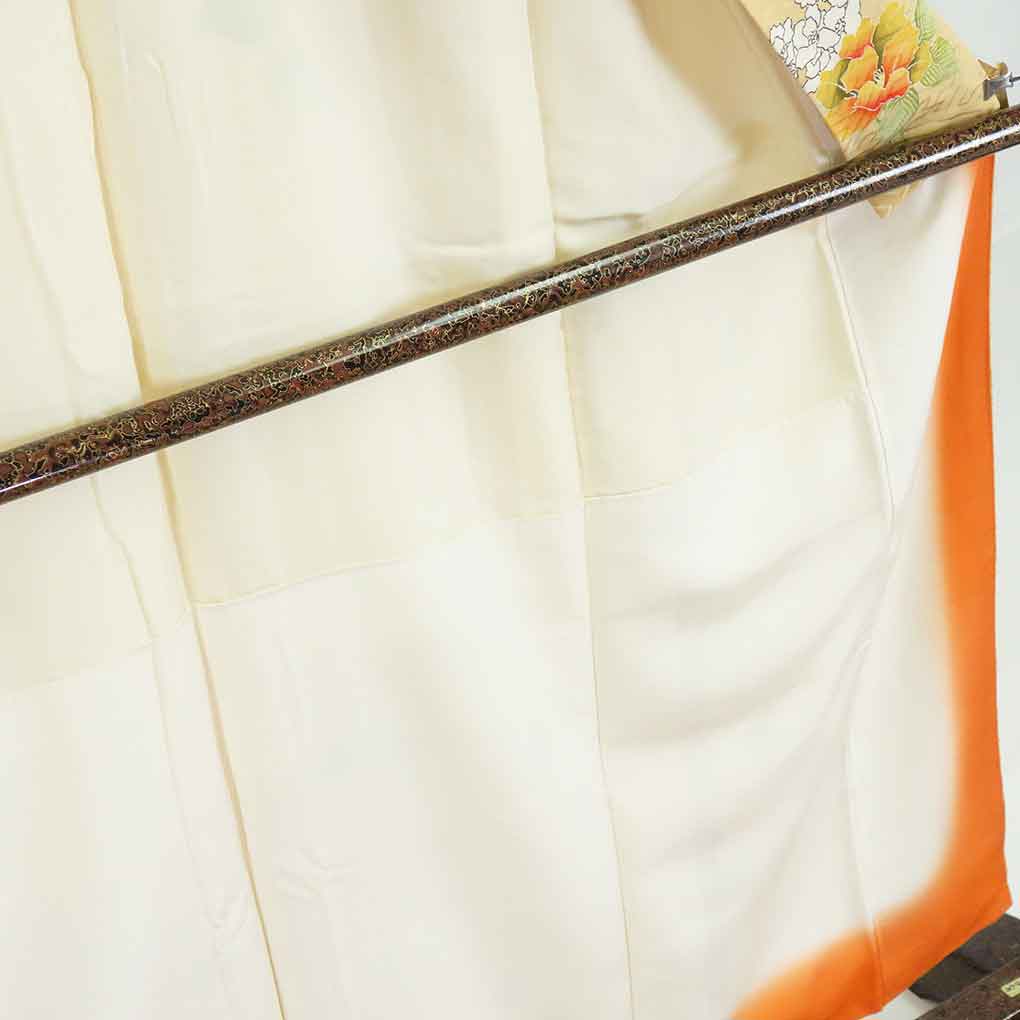 リサイクル 小紋 黄色地 花柄柄 袷 正絹 着物 レディース 秋冬春用 シルク イエロー 裄Mサイズ身丈155cm 裄64cm 前幅23.5cm 後幅29cm 袖丈49cm【ランクA】