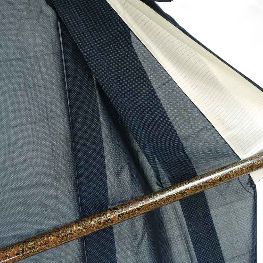 紬 リサイクル着物 身丈157cm 裄61cm 前幅24cm 後幅29cm 袖丈47cm 袖幅30.5cm レディース 植物 裄Sサイズ 夏用 正絹（シルク）ネイビー やや難 リメイク リユース【ランクB】