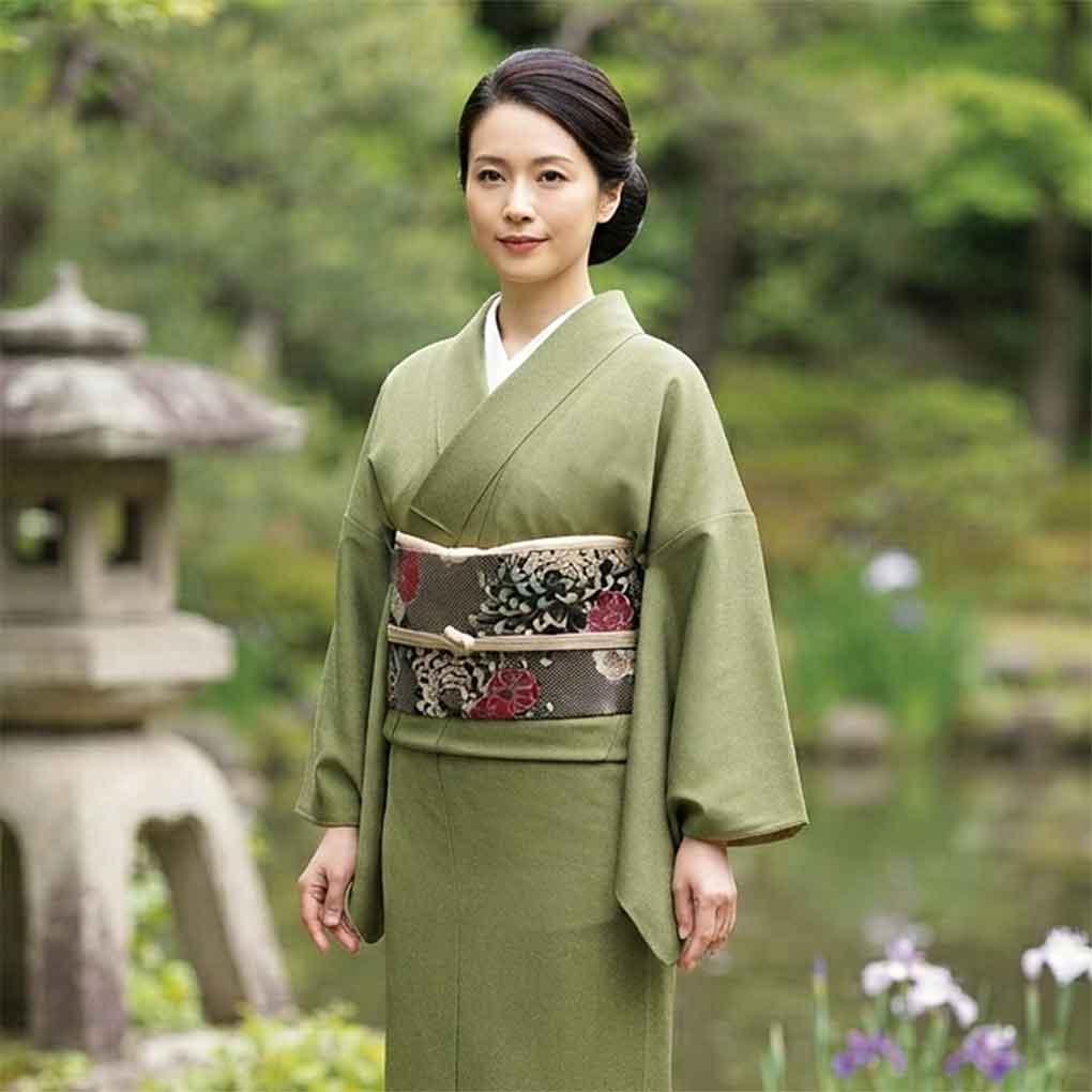 小紋 リサイクル着物 身丈159cm 裄65cm 前幅25cm 後幅29cm 袖丈48cm 袖幅33cm レディース 袷 鮫小紋 裄Mサイズ 秋冬春用 正絹（シルク）グリーン 美品 リメイク リユース【ランクA】