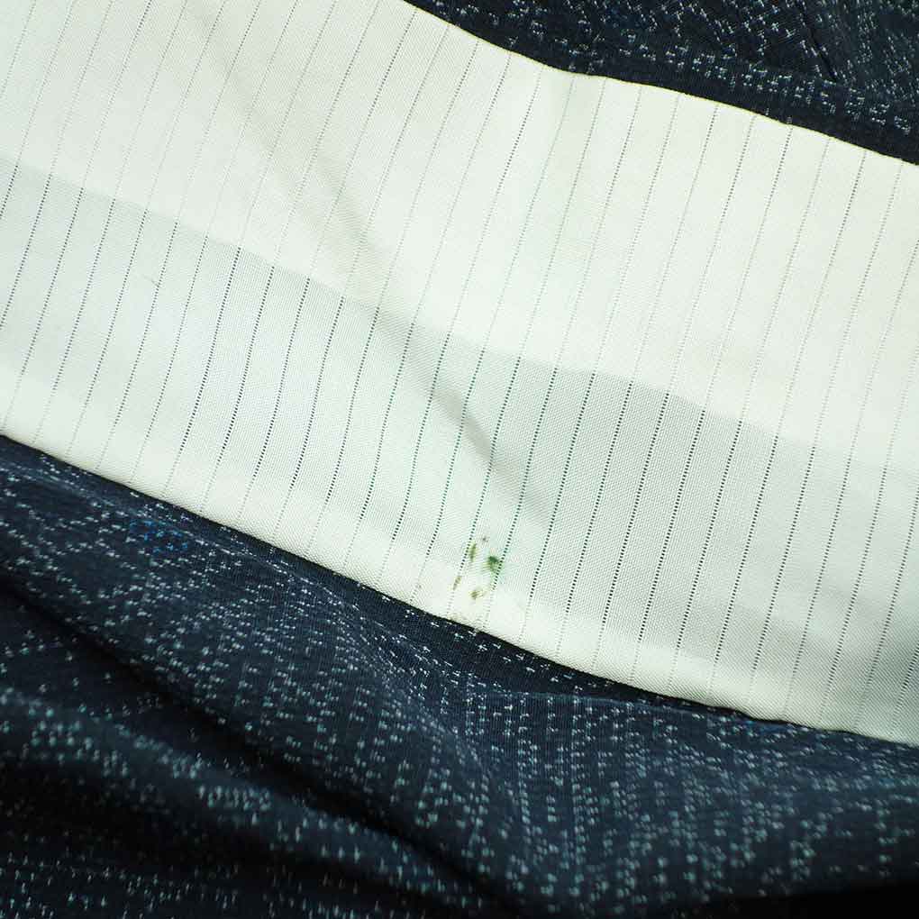 紬 リサイクル着物 身丈160cm 裄61cm 前幅23cm 後幅28.5cm 袖丈47cm 袖幅30cm レディース 単衣 亀甲 裄Sサイズ 初夏・初秋用 正絹（シルク）ネイビー 未使用品 リメイク リユース【ランクS】