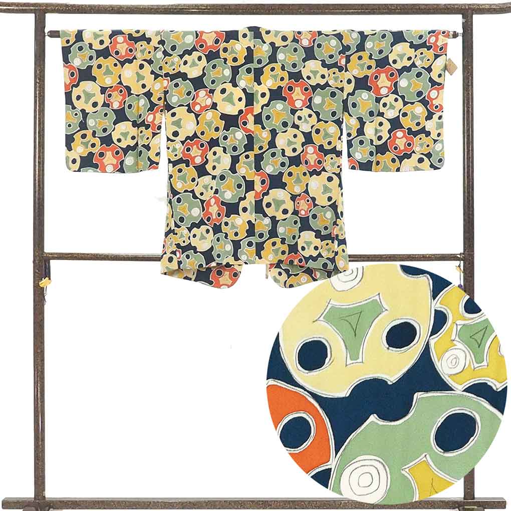 コート リサイクル着物 コート丈80cm 裄63cm 袖丈47cm 袖幅33cm レディース 袷 連続模様 裄Mサイズ 秋冬春用 正絹（シルク）ネイビー やや難 リメイク リユース【ランクB】