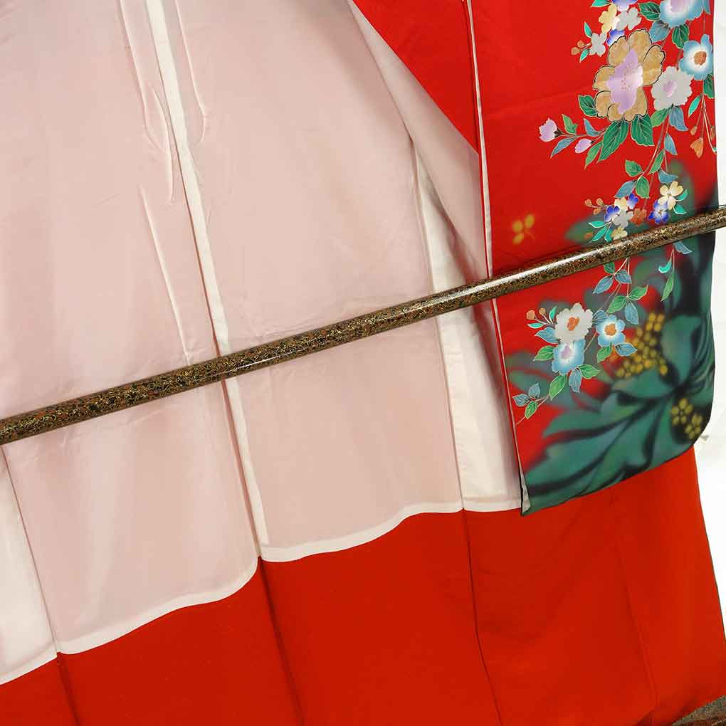 振袖 リサイクル着物 身丈160cm 裄67cm 前幅24cm 後幅30cm 袖丈109cm 袖幅35cm レディース 袷 花柄 裄長 裄Lサイズ 秋冬春用 正絹(シルク)レッド 美品 リメイク リユース【ランクA】