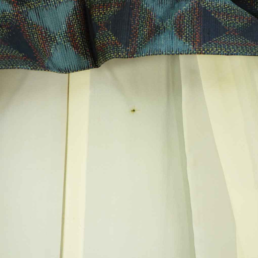 紬 リサイクル着物 身丈154cm 裄60.5cm 前幅25cm 後幅30.5cm 袖丈47cm 袖幅31cm レディース 袷 連続模様 裄SS-Sサイズ 秋冬春用 正絹(シルク)ネイビー 未使用品 リメイク リユース【ランクS】