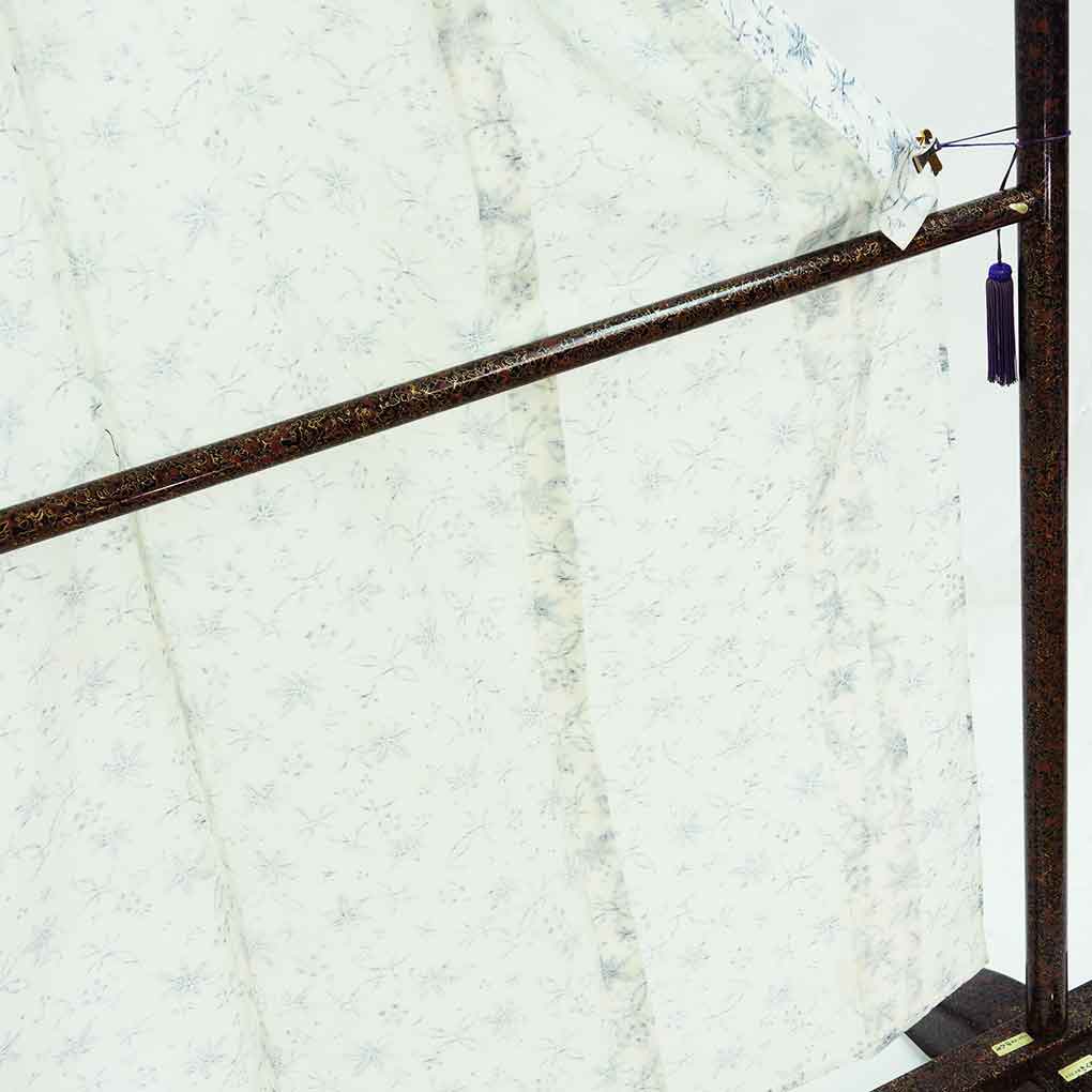 小紋 リサイクル着物 身丈155cm 裄61cm 前幅23cm 後幅31cm 袖丈48cm 袖幅31cm レディース 紅葉 裄Sサイズ 夏用 麻 ホワイト やや難 リメイク リユース【ランクB】