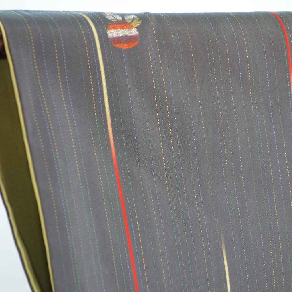 紬 リサイクル着物 身丈158cm 裄66cm 前幅25cm 後幅30cm 袖丈49cm 袖幅35cm レディース 袷 花柄 裄長 裄M-Lサイズ 秋冬春用 正絹(シルク)グレー 難有り リメイク リユース【ランクC】