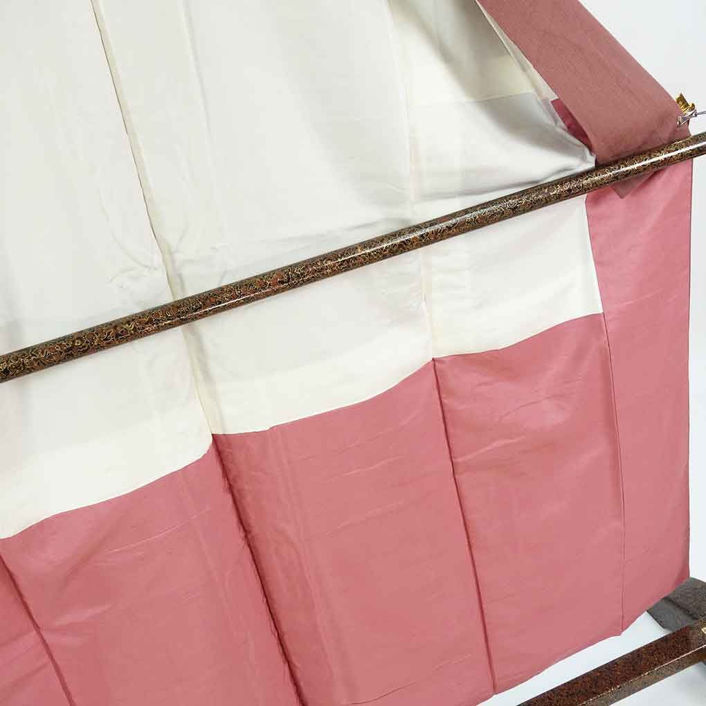紬 リサイクル着物 身丈159cm 裄65cm 前幅22.5cm 後幅30cm 袖丈49cm 袖幅32.5cm レディース 袷 無地 裄Mサイズ 秋冬春用 正絹(シルク)ブラウン 美品 リメイク リユース【ランクA】