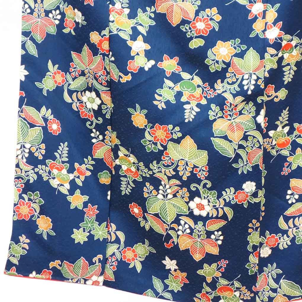 【セール対象品】リサイクル 小紋 紺地 花柄 袷 正絹 着物 レディース 秋冬春用 シルク ネイビー 裄SSサイズ身丈149cm 裄60cm  前幅23cm 後幅28cm 袖丈46cm【ランクA】