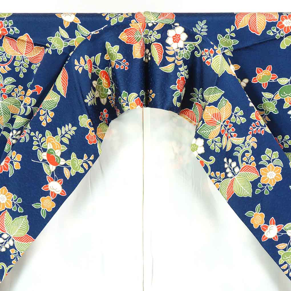 【セール対象品】リサイクル 小紋 紺地 花柄 袷 正絹 着物 レディース 秋冬春用 シルク ネイビー 裄SSサイズ身丈149cm 裄60cm  前幅23cm 後幅28cm 袖丈46cm【ランクA】