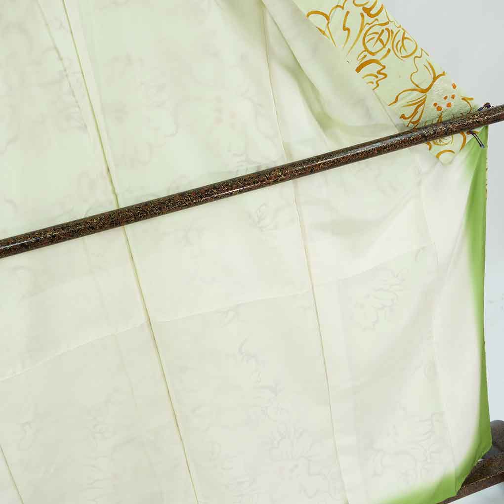 小紋 リサイクル着物 身丈160cm 裄65cm 前幅23cm 後幅30cm 袖丈48cm 袖幅33cm レディース 袷 花柄 裄Mサイズ 秋冬春用 正絹（シルク）グリーン 未使用品 リメイク リユース【ランクS】