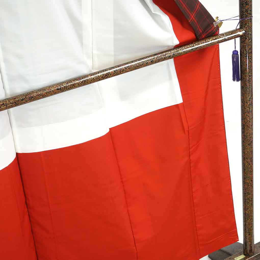 リサイクル 紬 茶色地 格子柄 先染 袷 正絹 着物 未使用品 レディース 秋冬春用 シルク ブラウン 裄SSサイズ身丈156cm 裄60cm 前幅24cm 後幅30cm 袖丈49cm【ランクS】