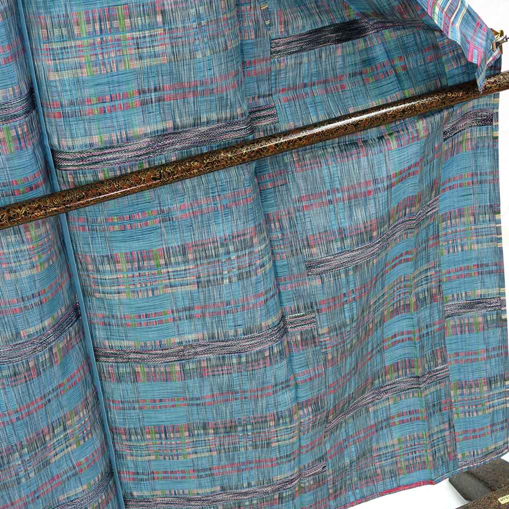 紬 リサイクル着物 身丈152cm 裄61cm 前幅23cm 後幅30cm 袖丈49cm 袖幅30.5cm レディース 単衣 格子 裄Sサイズ 初夏・初秋用 正絹(シルク)ブルー 美品 リメイク リユース【ランクA】