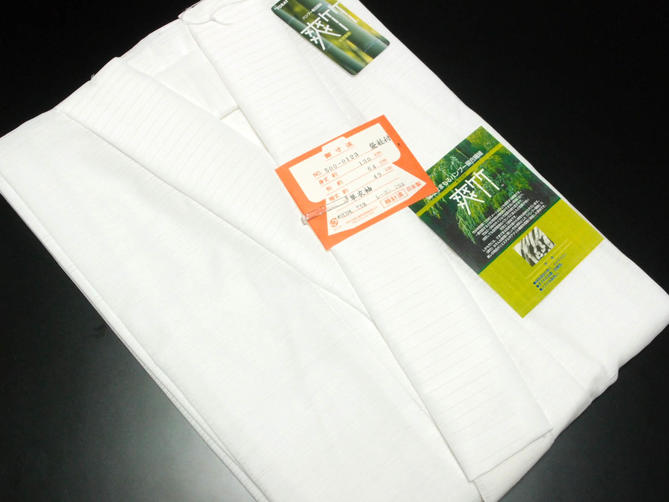 【安心の日本製】爽竹 お仕立て上がりプレタ夏物絽爽竹長襦袢 ・吸湿性が高くムレにくい素材で抗菌性や防臭性に優れた人気の商品です。Sサイズ（1000円加算）、Mサイズ、Lサイズ、LLサイズ（1000円加算）をお選び頂けます【新品】