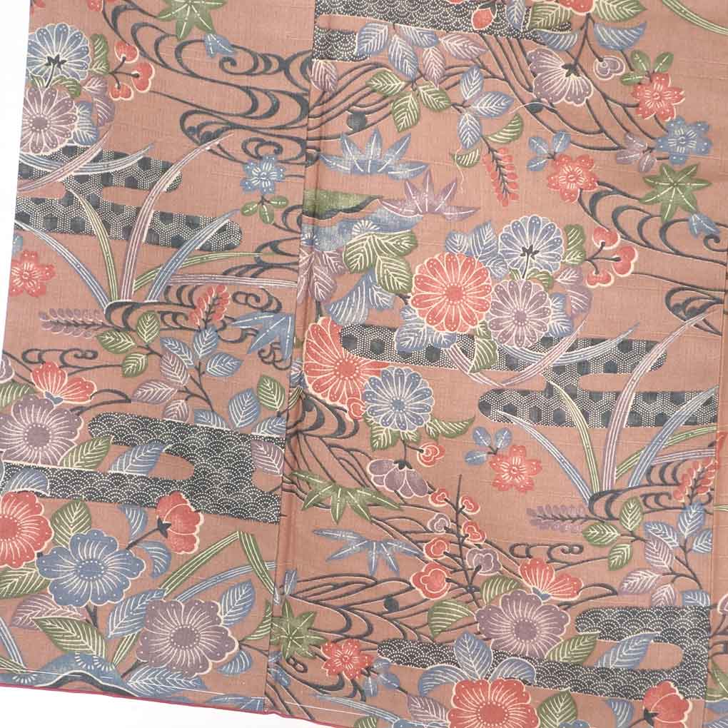 リサイクル着物 紬 茶ローズ地 紅型調 袷 正絹 着物 未使用品  