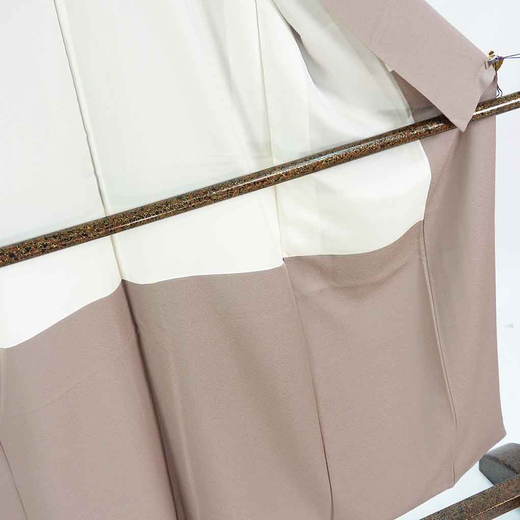 色無地 リサイクル着物 身丈153cm 裄66cm 前幅26cm 後幅31cm 袖丈45.5cm 袖幅33.5cm レディース 袷 無地 裄長 裄M-Lサイズ 秋冬春用 正絹(シルク)ブラウン 美品 リメイク リユース【ランクA】