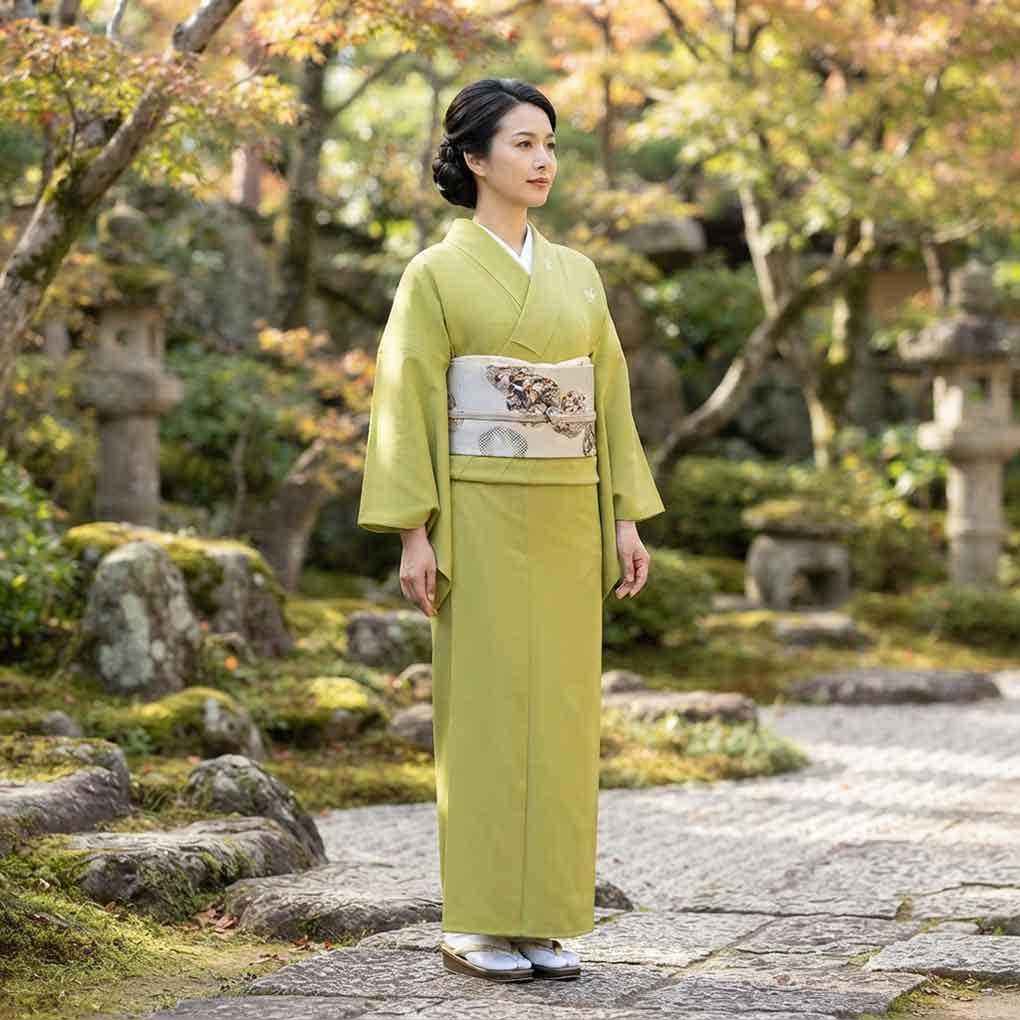 色無地 リサイクル着物 身丈168cm 裄67cm 前幅23cm 後幅29cm 袖丈52cm 袖幅34cm レディース 袷 無地 裄長 裄Lサイズ 秋冬春用 正絹(シルク)グリーン トールサイズ 美品 リメイク リユース【ランクA】