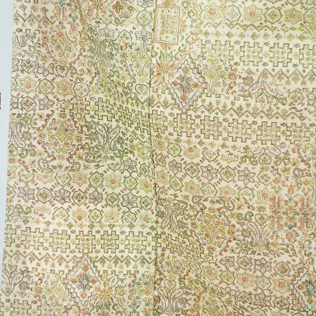 紬 リサイクル着物 身丈154cm 裄63cm 前幅23cm 後幅28cm 袖丈49cm 袖幅32cm レディース 袷 連続模様 裄Mサイズ 秋冬春用 正絹（シルク）イエロー 美品 リメイク リユース【ランクA】