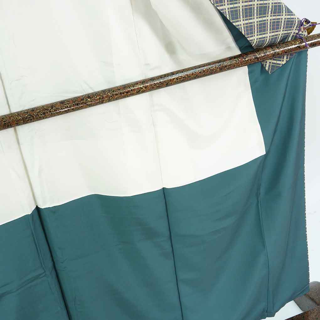 小紋 リサイクル着物 身丈160cm 裄68cm 前幅24.5cm 後幅28cm 袖丈48cm 袖幅35cm レディース 袷 連続模様 裄長 裄Lサイズ 秋冬春用 正絹（シルク）グリーン 美品 リメイク リユース【ランクA】