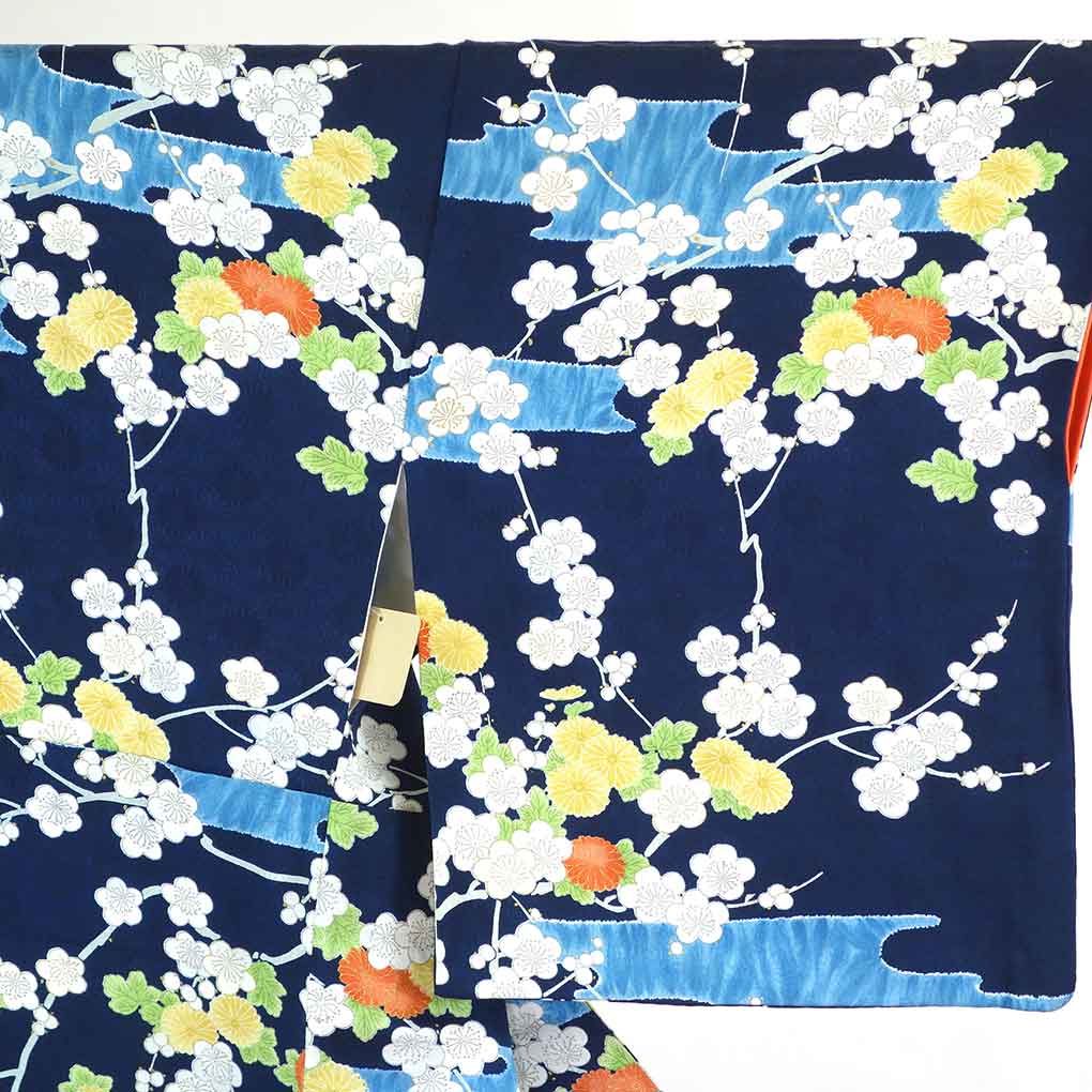リサイクル着物 小紋 紺地 梅柄 袷 正絹 着物 レディース 秋冬春用 シルク ネイビー 裄Lサイズ リユース身丈157cm 裄69cm 前幅24cm 後幅29cm 袖丈49cm【ランクA】