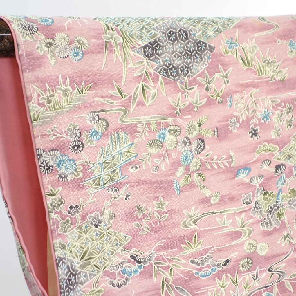 紬 リサイクル着物 身丈155cm 裄63cm 前幅23.5cm 後幅29cm 袖丈49cm 袖幅32cm レディース 袷 四季の花柄 裄Mサイズ 秋冬春用 正絹（シルク）ピンク 未使用品 リメイク リユース【ランクS】