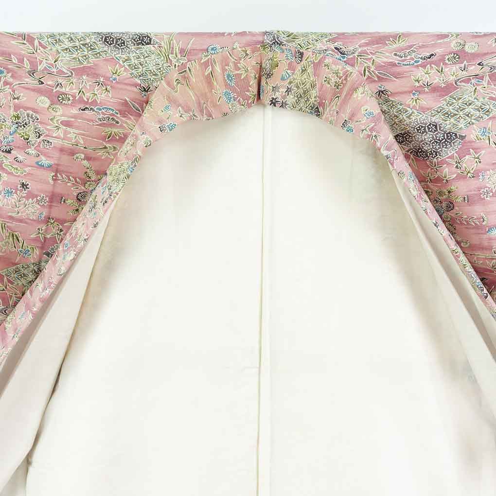 紬 リサイクル着物 身丈155cm 裄63cm 前幅23.5cm 後幅29cm 袖丈49cm 袖幅32cm レディース 袷 四季の花柄 裄Mサイズ 秋冬春用 正絹（シルク）ピンク 未使用品 リメイク リユース【ランクS】