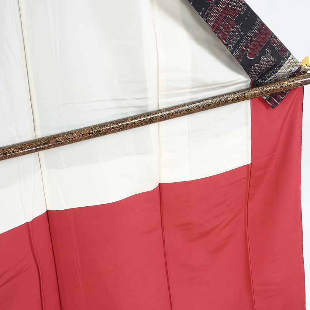 紬 リサイクル着物 身丈157cm 裄63cm 前幅23cm 後幅28cm 袖丈53cm 袖幅32.5cm レディース 袷 霞 裄Mサイズ 秋冬春用 正絹（シルク）ブラック 美品 リメイク リユース【ランクA】