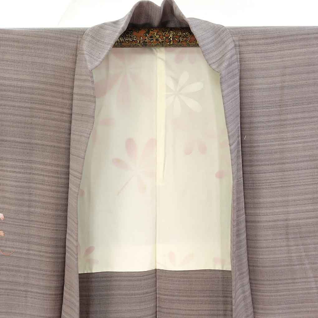 羽織 リサイクル着物 羽織丈78cm 裄62cm 袖丈47cm 袖幅31cm レディース 袷 刺繍 裄Sサイズ 秋冬春用 正絹（シルク）パープル やや難 リメイク リユース【ランクB】