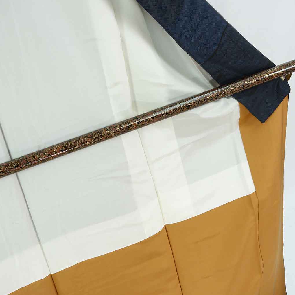 紬 リサイクル着物 身丈165cm 裄63cm 前幅23cm 後幅29cm 袖丈47cm 袖幅32cm レディース 袷 連続模様 裄Mサイズ 秋冬春用 正絹（シルク）ネイビー トールサイズ 未使用品 大島紬 リメイク リユース【ランクS】