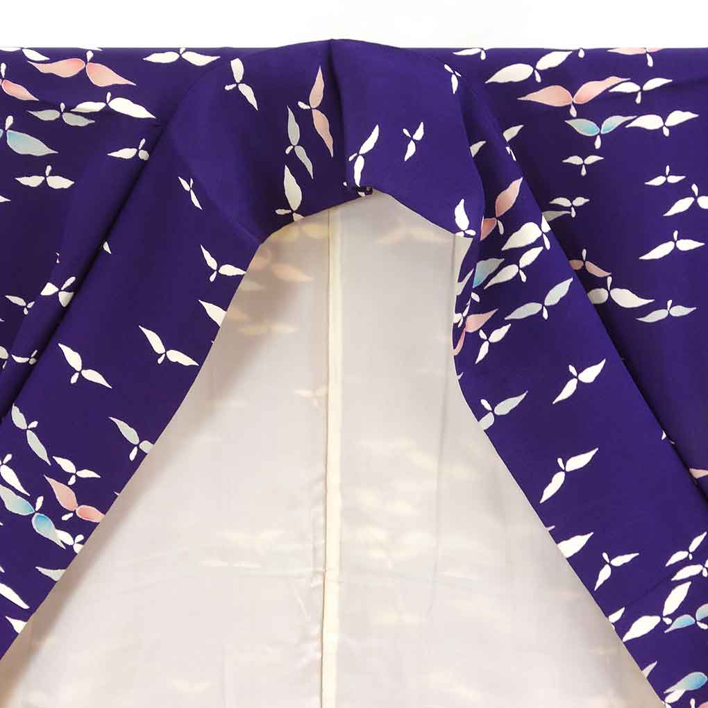 リサイクル着物 小紋 紫地 花柄 袷 正絹 着物 未使用品 レディース 秋冬春用 シルク パープル 裄SSサイズ リユース身丈163cm 裄60cm 前幅22cm 後幅28.5cm 袖丈48cm 袖幅31cm【ランクS】