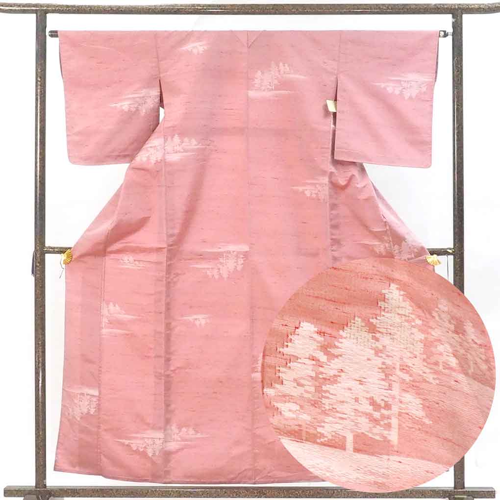 紬 リサイクル着物 身丈160cm 裄65cm 前幅23cm 後幅30cm 袖丈49cm 袖幅32cm レディース 単衣 木立 裄Mサイズ 初夏・初秋用 正絹（シルク）ピンク 未使用品 リメイク リユース【ランクS】
