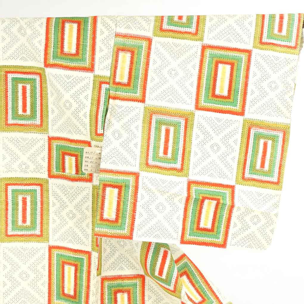 リサイクル 紬 薄黄色地 先染 単衣 正絹 着物 レディース 初夏・初秋用 シルク イエロー 裄Sサイズ身丈152cm 裄62cm 前幅23cm 後幅28cm 袖丈46cm【ランクA】