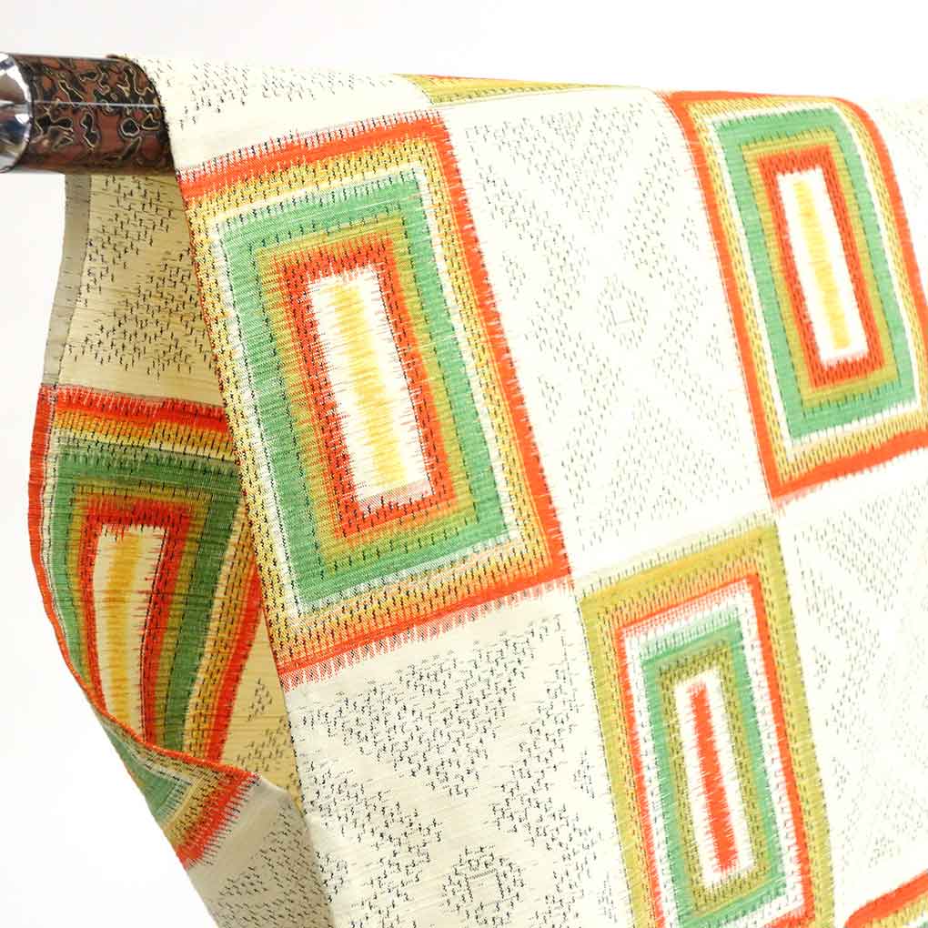 リサイクル 紬 薄黄色地 先染 単衣 正絹 着物 レディース 初夏・初秋用 シルク イエロー 裄Sサイズ身丈152cm 裄62cm 前幅23cm 後幅28cm 袖丈46cm【ランクA】