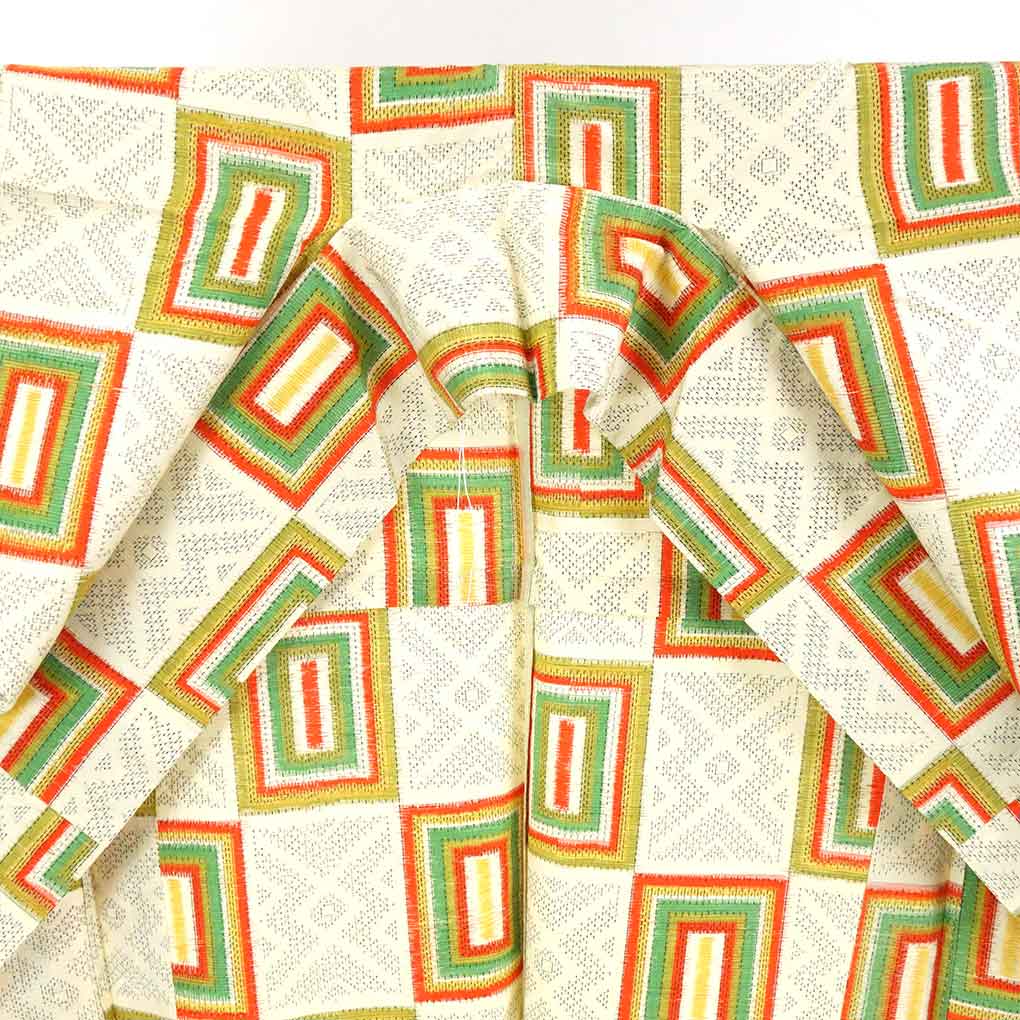 リサイクル 紬 薄黄色地 先染 単衣 正絹 着物 レディース 初夏・初秋用 シルク イエロー 裄Sサイズ身丈152cm 裄62cm 前幅23cm 後幅28cm 袖丈46cm【ランクA】