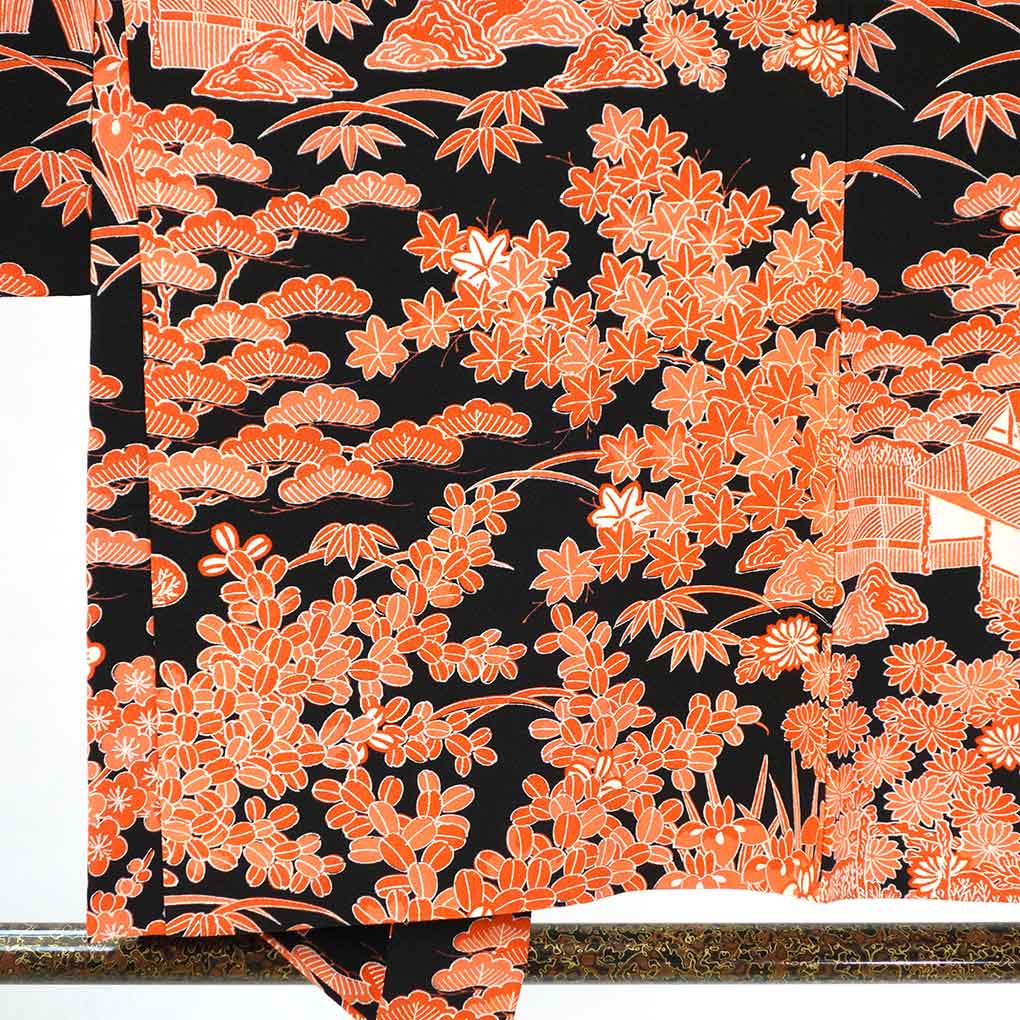 羽織 リサイクル着物 羽織丈72cm 裄62cm 袖丈48cm 袖幅33cm レディース 袷 花柄 裄Sサイズ 秋冬春用 正絹（シルク）ブラック 美品 リメイク リユース【ランクA】