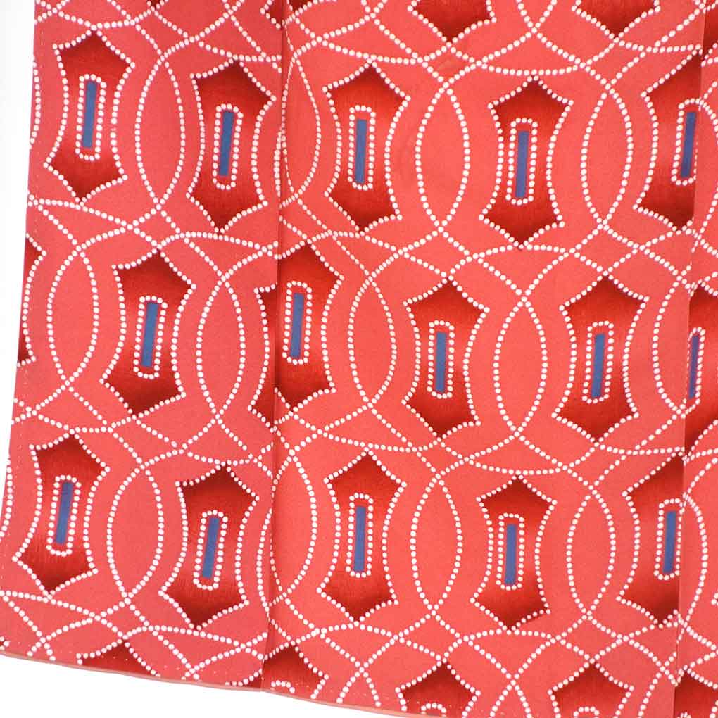 小紋 リサイクル着物 身丈155cm 裄61cm 前幅22.5cm 後幅29cm 袖丈49cm 袖幅30.5cm レディース 袷 連続模様 裄Sサイズ 秋冬春用 正絹（シルク）ピンク 美品 リメイク リユース【ランクA】