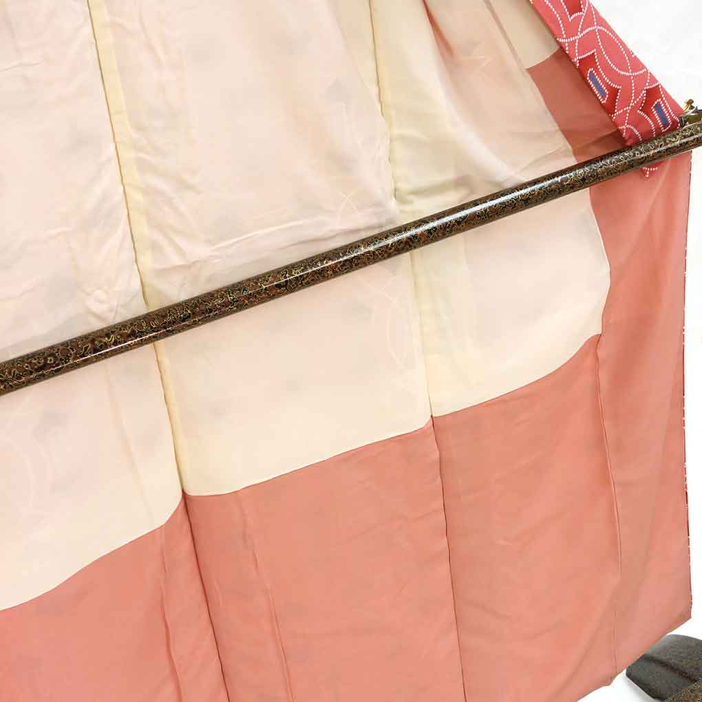 小紋 リサイクル着物 身丈155cm 裄61cm 前幅22.5cm 後幅29cm 袖丈49cm 袖幅30.5cm レディース 袷 連続模様 裄Sサイズ 秋冬春用 正絹（シルク）ピンク 美品 リメイク リユース【ランクA】