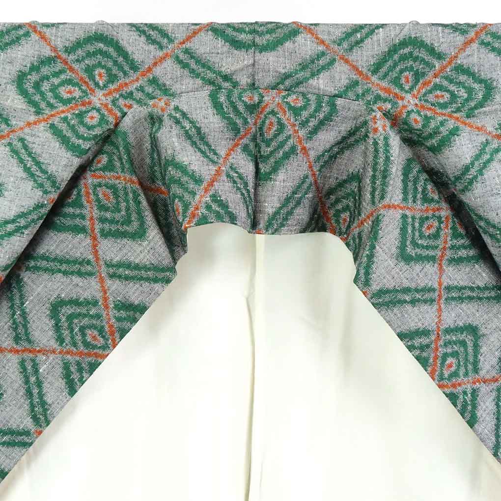 リサイクル 紬 グレー地 先染 正絹 着物 未使用品 レディース 秋冬春用 シルク グレー 裄SSサイズ身丈146cm 裄60cm 前幅22.5cm 後幅28cm 袖丈49cm【ランクS】